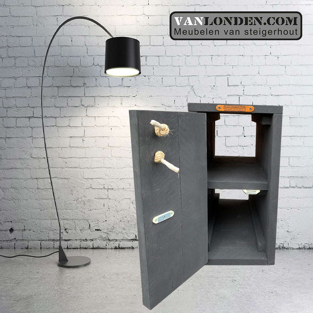 Zwart steigerhouten nachtkastje Roland