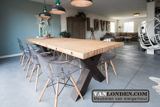Eettafel Imke van oude bowlingbaan