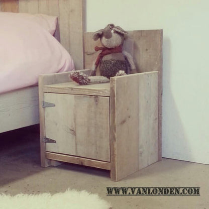 Steigerhouten nachtkastje Cas