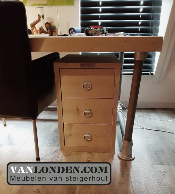 Steigerhouten nachtkastje Nathalie