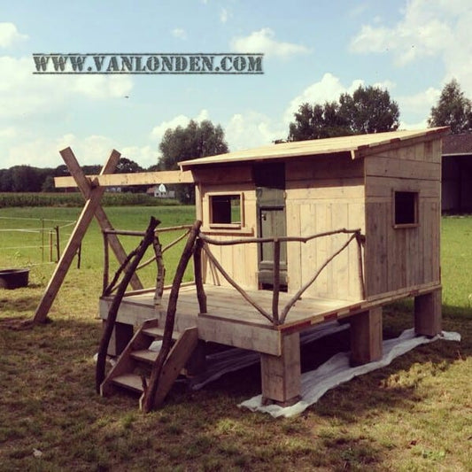 Steigerhouten speelhuis Linde