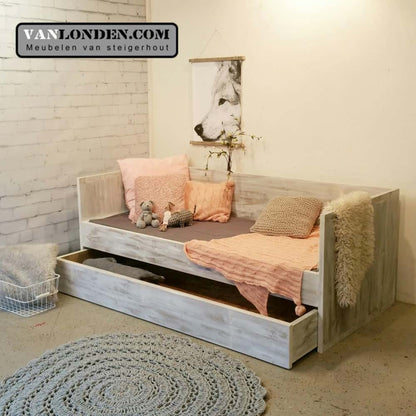 Steigerhouten bedbank Rosanne