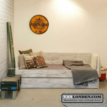 Steigerhouten bedbank Rosanne