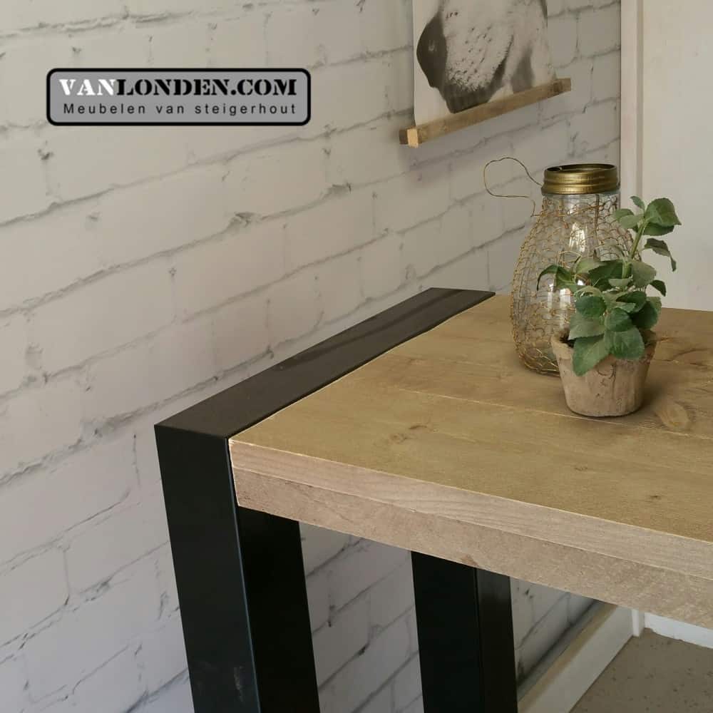 Steigerhouten bartafel James