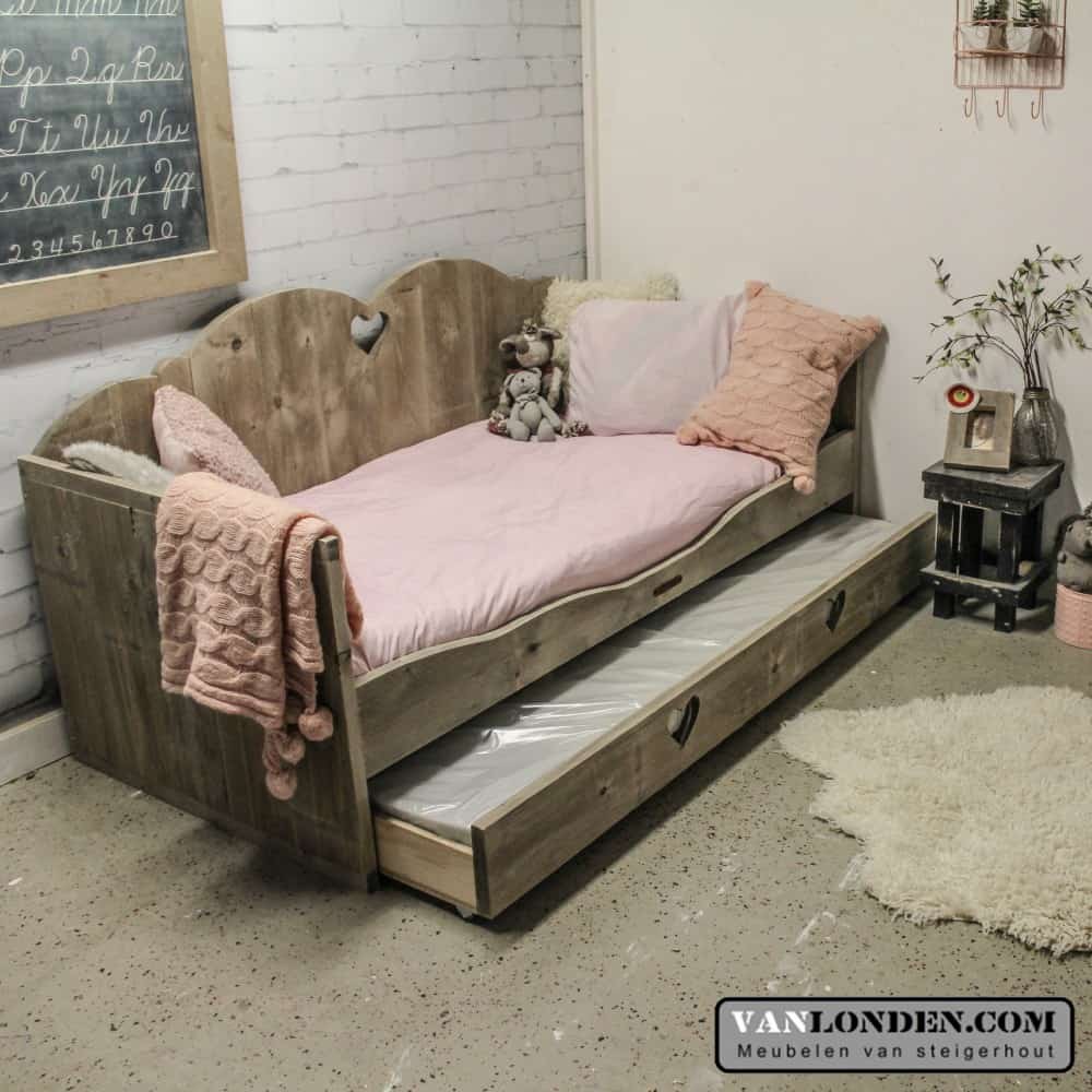 Steigerhouten bedbank Amy