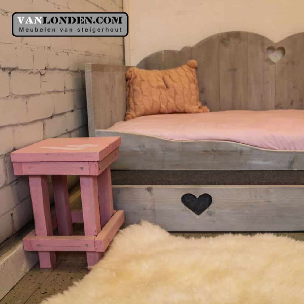 Steigerhouten bedbank Amy