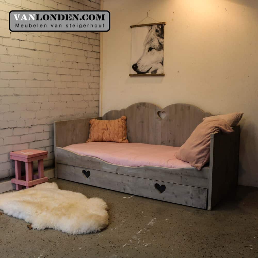 Steigerhouten bedbank Amy