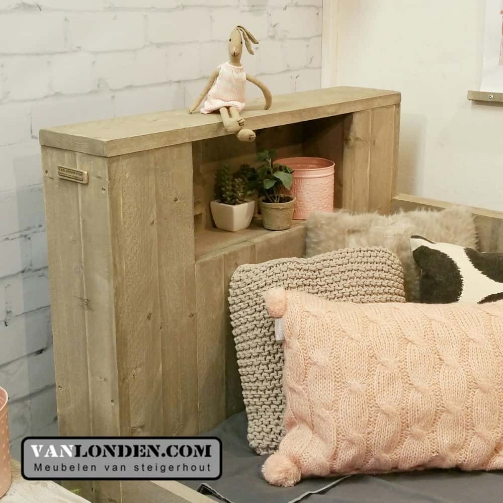 Steigerhouten bedbank Jolie