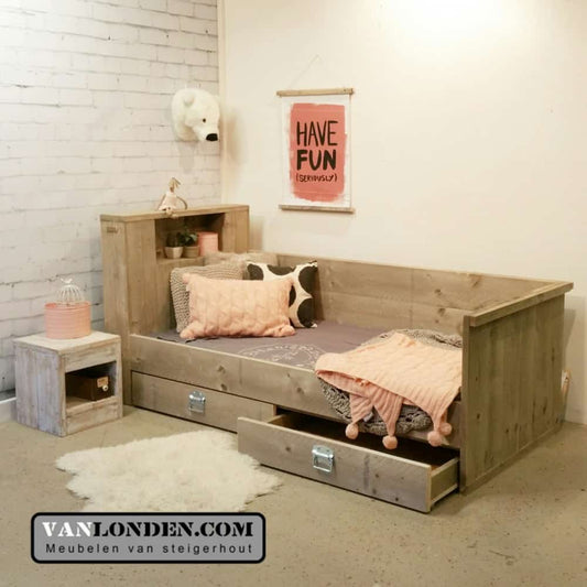 Steigerhouten bedbank Jolie