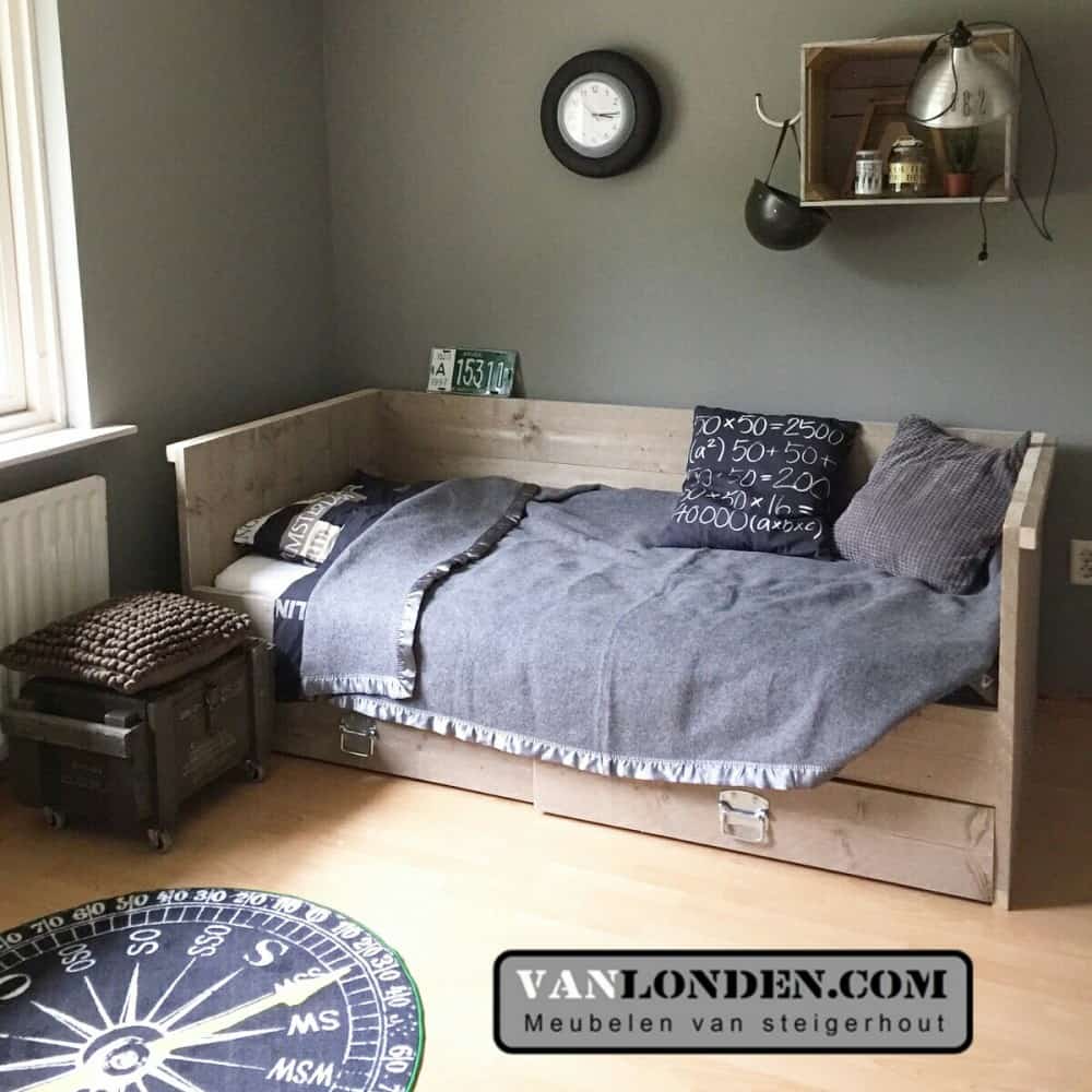 Steigerhouten bedbank Michiel