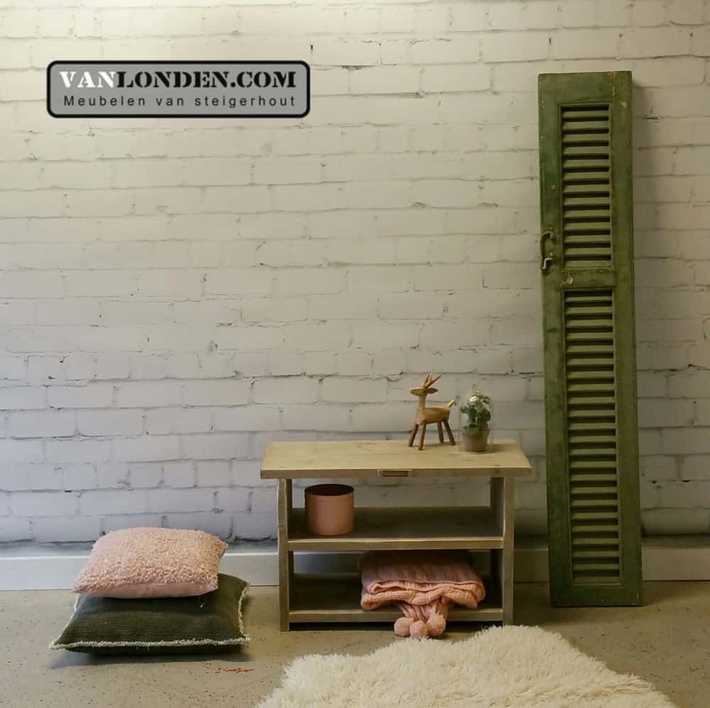 Steigerhouten bijzettafeltje / nachtkastje Mary