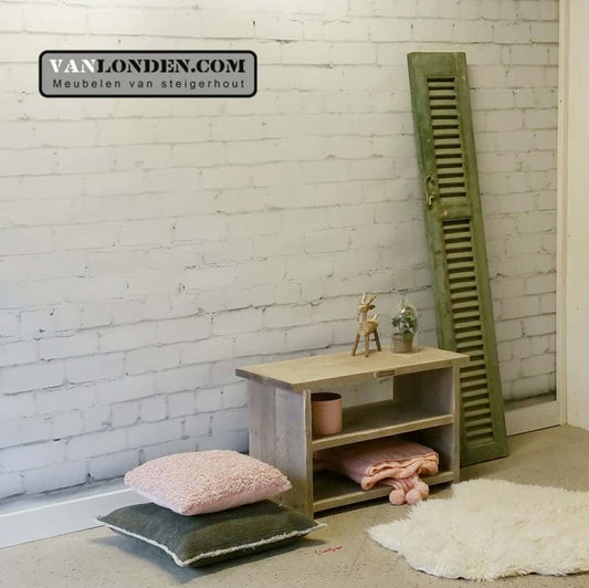 Steigerhouten bijzettafeltje / nachtkastje Mary