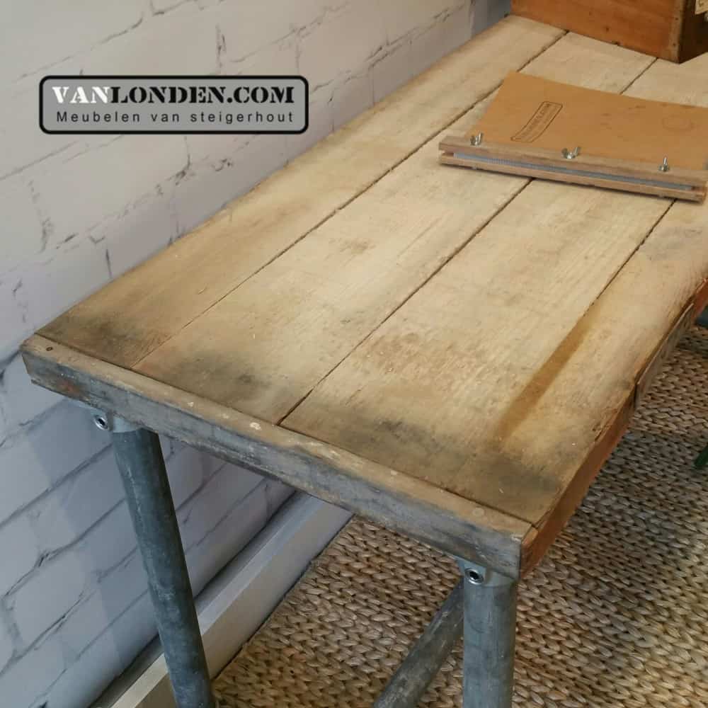 Steenschot houten bureau Jordy