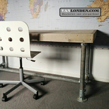 Steigerhouten bureau Jorrit