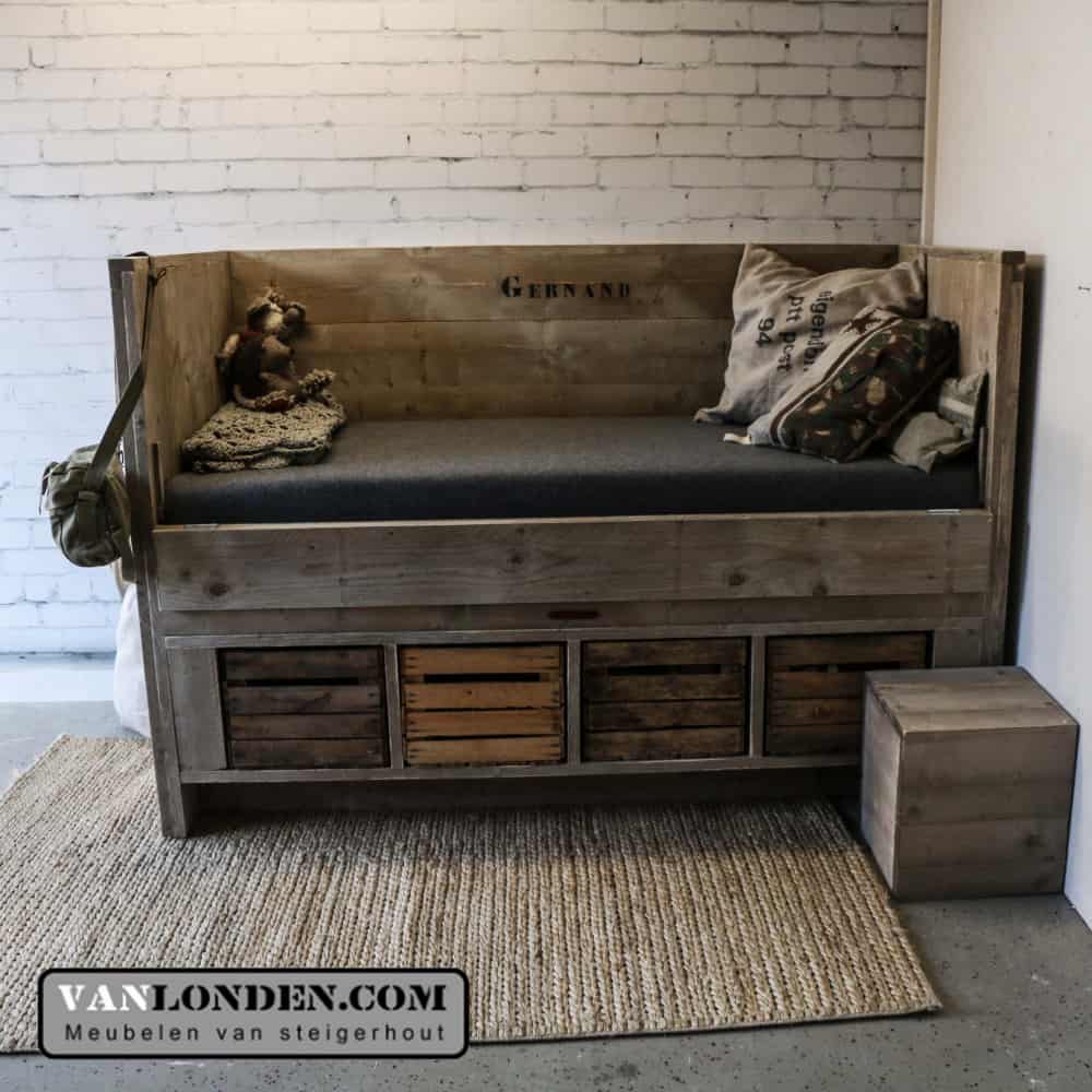 Steigerhouten kajuitbed Gernand met fruitkisten