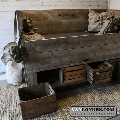 Steigerhouten kajuitbed Gernand met fruitkisten