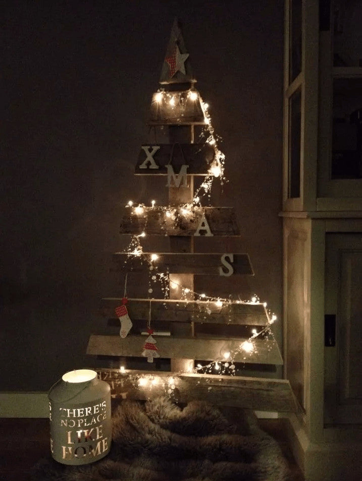 Kerstboom van steigerhout Claus