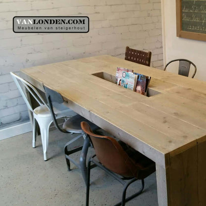 Steigerhouten leestafel met lectuurbak Lisa