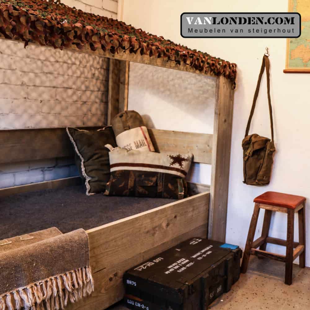 Steigerhouten survival bed Mason