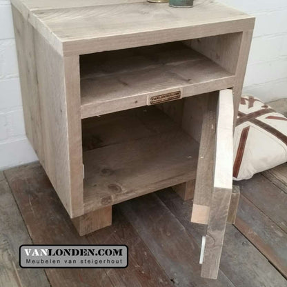 Steigerhouten nachtkastje Megan