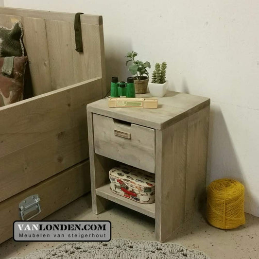 Steigerhouten nachtkastje Niels