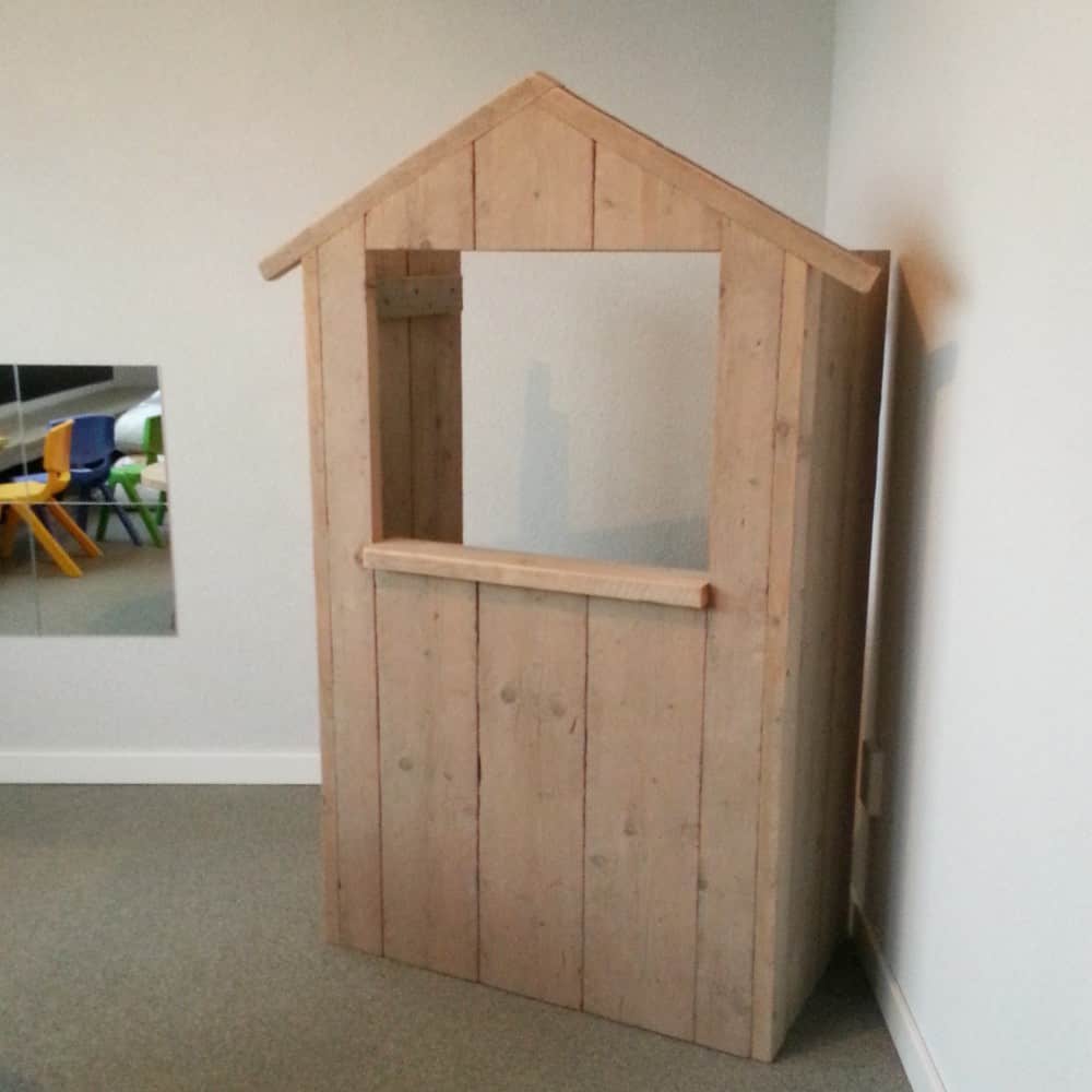 Steigerhouten poppenkast Phileine