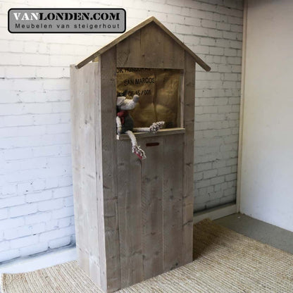 Steigerhouten poppenkast Annemiek