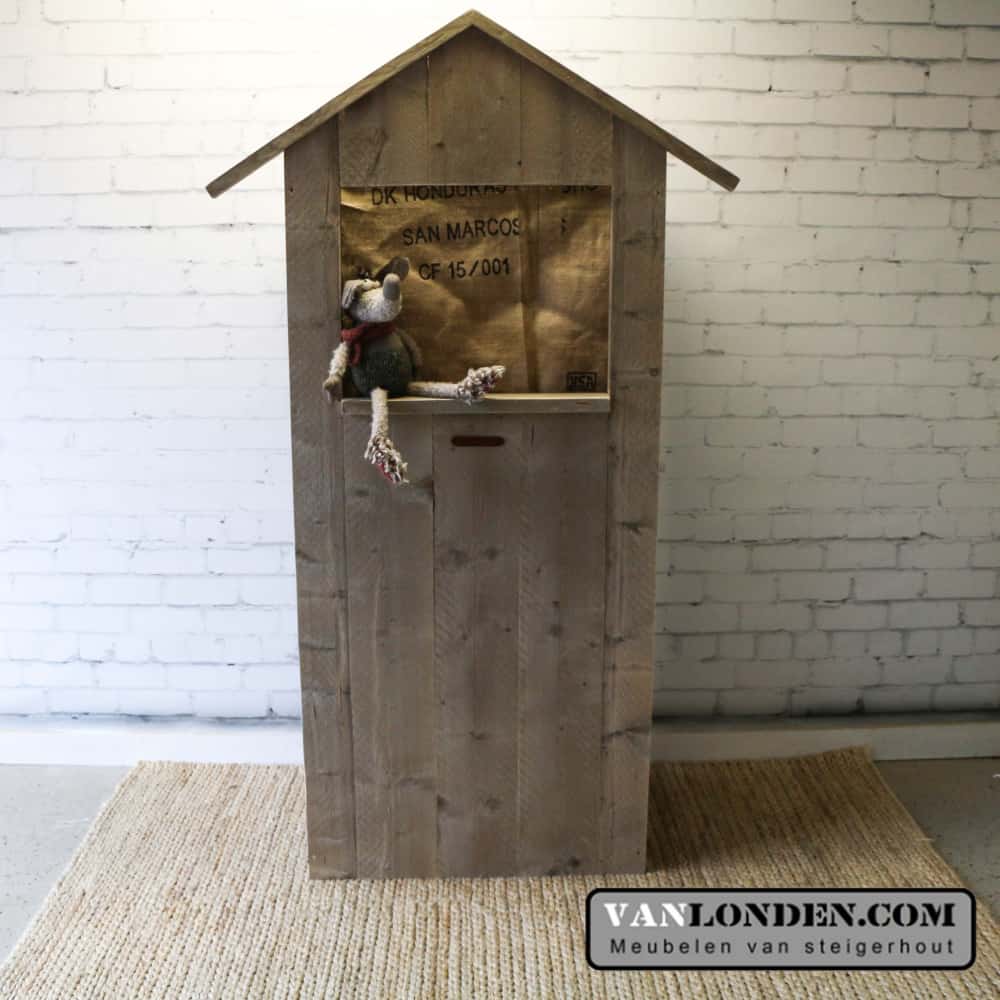 Steigerhouten poppenkast Annemiek