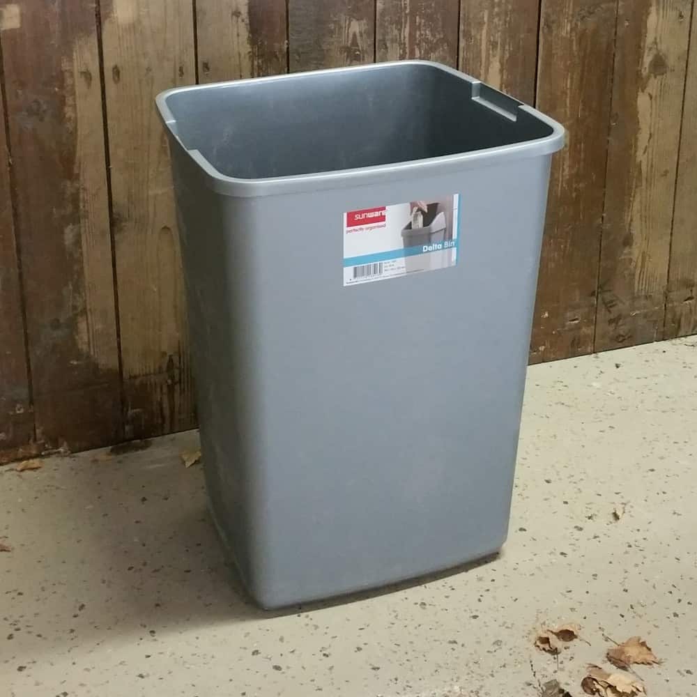 Steigerhouten prullenbakombouw Patrick