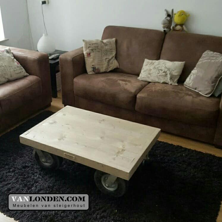 Steigerhouten salontafel op wielen Ger