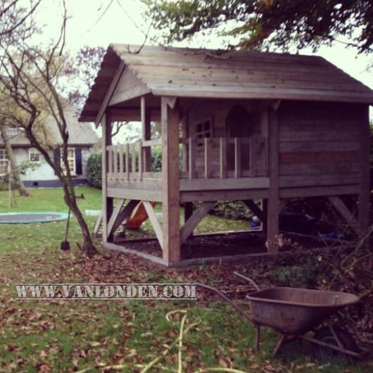 Steigerhouten speelhuis Loesje