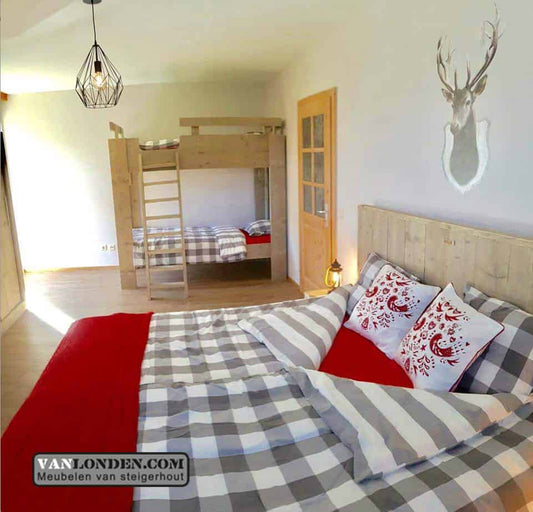 Steigerhouten stapelbed Carmen met anti uitval beveiliging