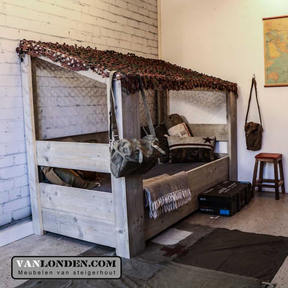 Steigerhouten survival bed Mason