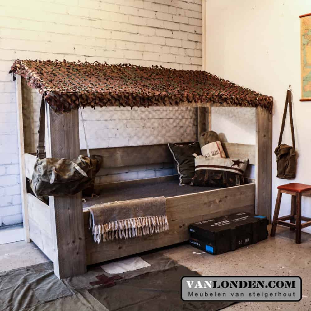 Steigerhouten survival bed Mason