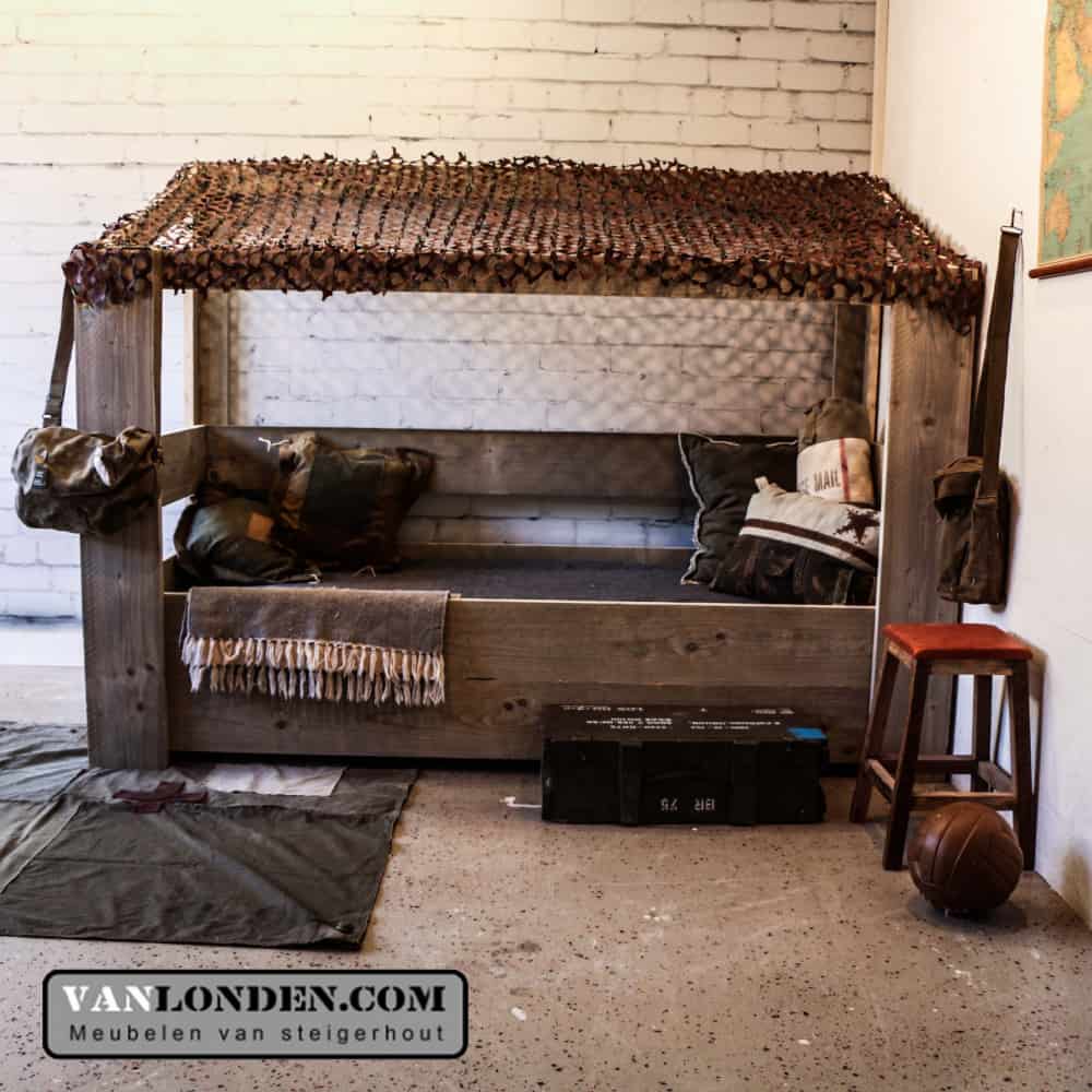 Steigerhouten survival bed Mason