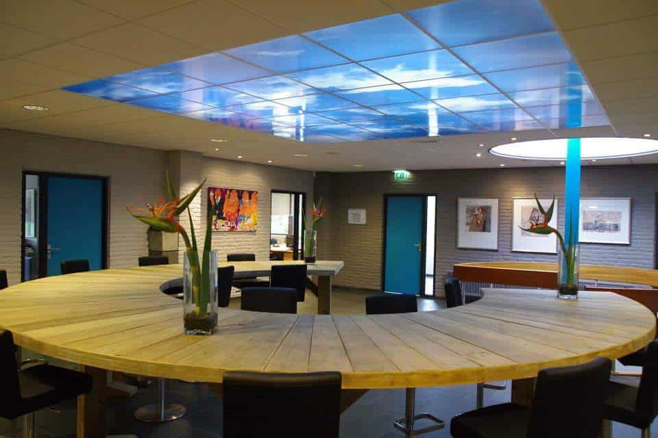 Steigerhouten ronde vergadertafel Jort