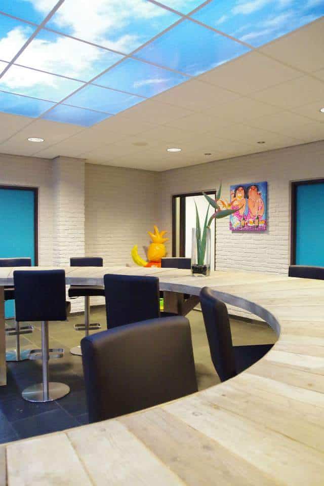 Steigerhouten ronde vergadertafel Jort