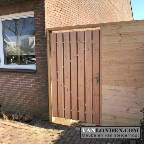 schutting en poort van douglas 2