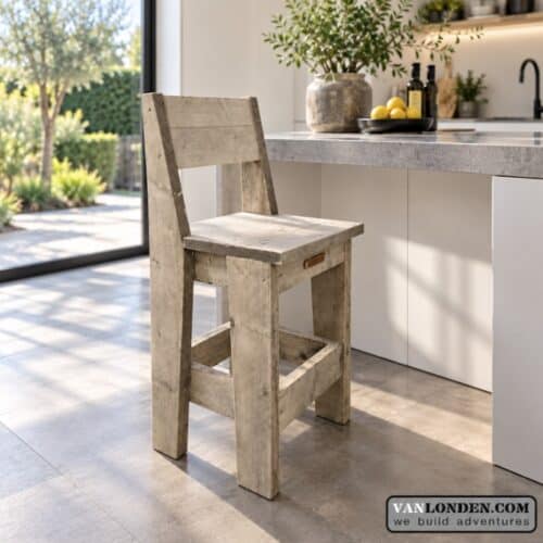 Steigerhouten kruk Lorenzo (Steigerhouten krukken online bestellen) Steigerhouten kruk Lorenzo (Steigerhouten krukken online bestellen)